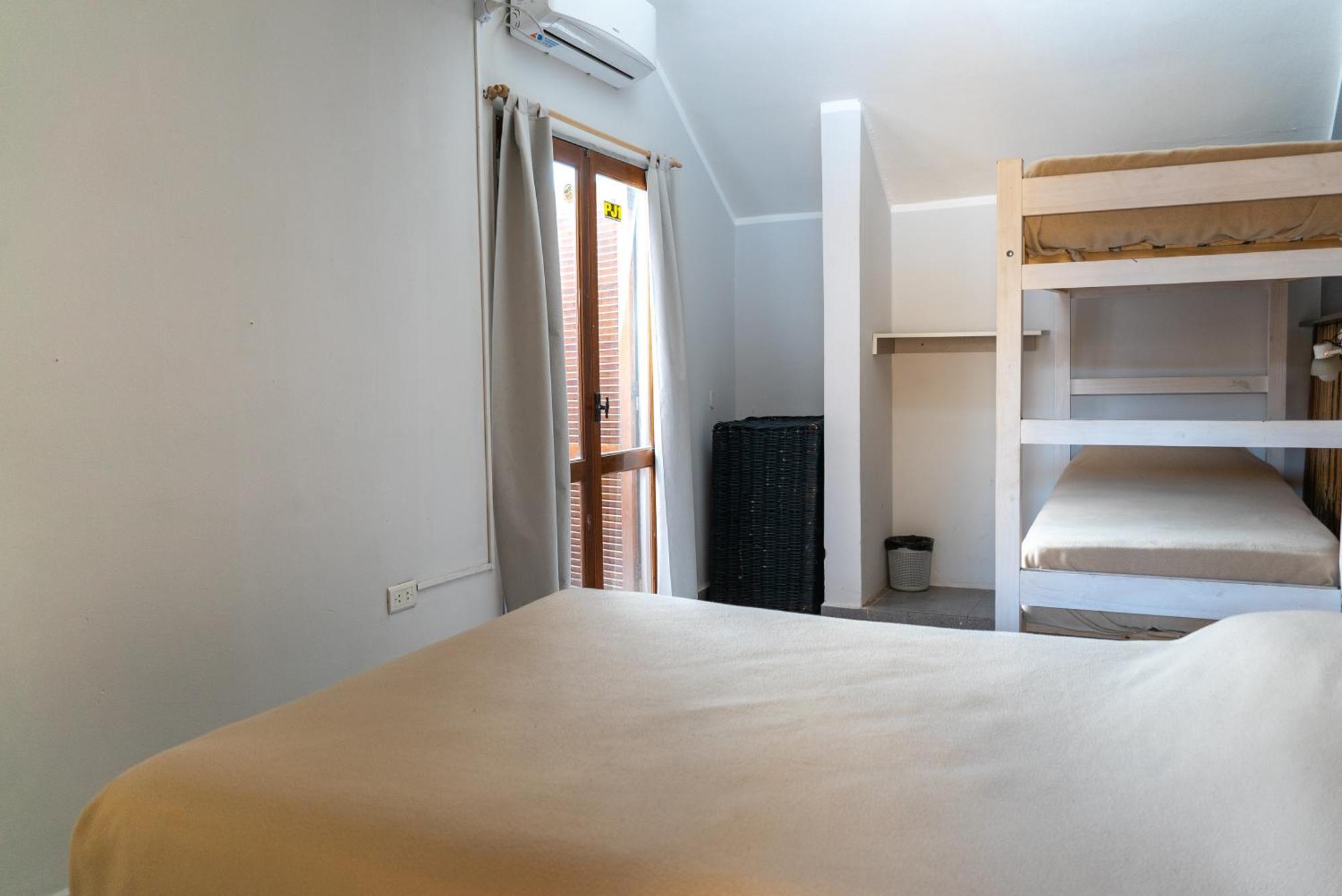 Hostel La Casa De Li - En Chilecito Bilik gambar